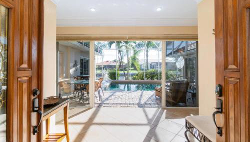 Villa Hibiscus-Waterfront-Free Heated Pool-Dock-Bikes-Other Amenities - Foto 2, pet friendly