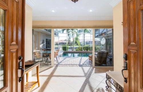 Villa Hibiscus-Waterfront-Free Heated Pool-Dock-Bikes-Other Amenities - Photo 3