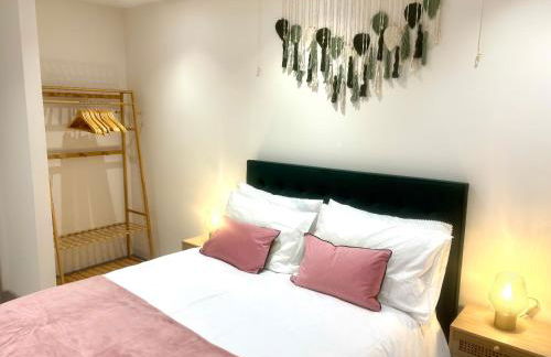 Poole Quay Seaside Escape-free parking 3 mins away - Photo 16