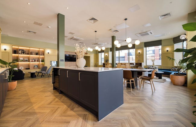 Birmingham Centre by Charles Hope - Foto 25