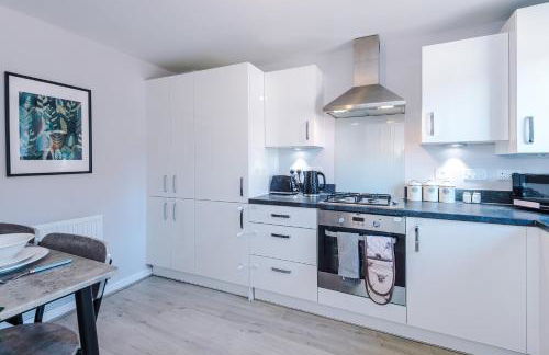 Liverpool-Halewood-Speke - NR Airport & JLR - Sleeps 8 - 5 Beds 1 sofabed 2 Bath Driveway Parking - Docks - Short 2 Long Stays - by Samina, ARZ Stays - Foto 29