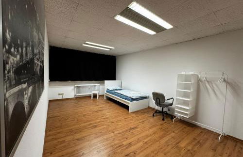 D1 Frankfurt 230m2 - 7 Einzelzimmer mit 2 Parkplätzen - Foto 11