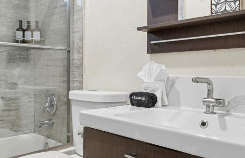 Windansea Coastal Haven - Steps to Beach - Foto 76