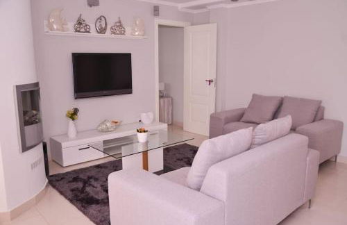 Villa Lumi - Photo 9