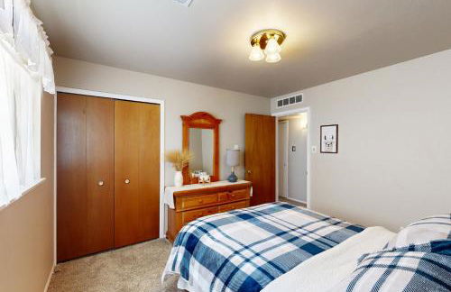 Farmington Family Home with Private Patio - Foto 16