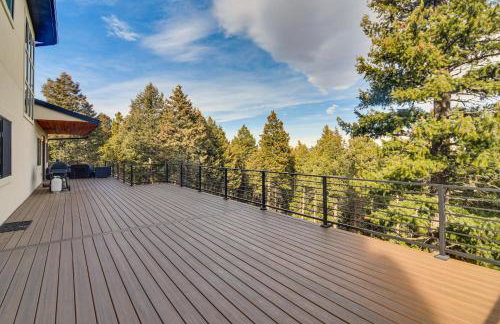 Great for Gatherings! Evergreen Getaway with Hot Tub - Foto 36