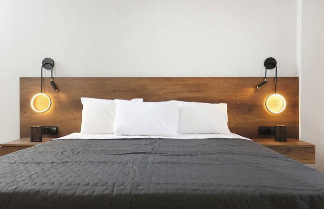 Danae Comfort Living - Photo 13