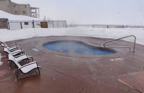 Paradise View Lodge - Amazing Lake Views, Playroom, Pool, HotTub! - Foto 72