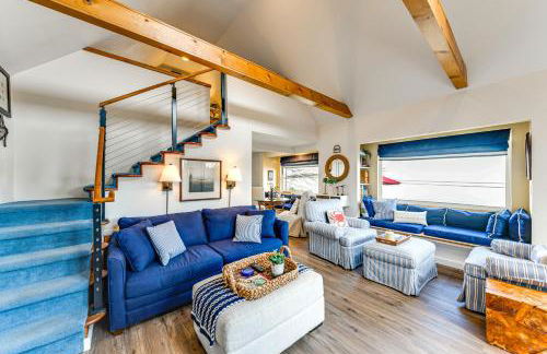 Waterfront Gem with 2 Patios on Camano Island - Foto 3