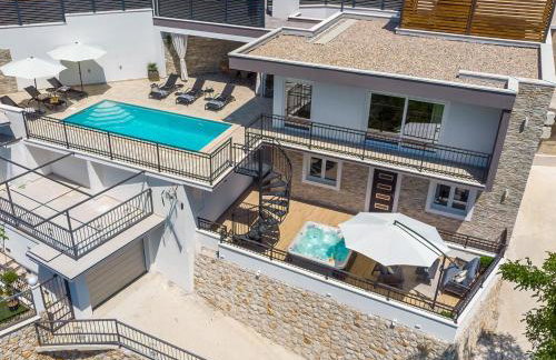 Villa Stella with 32 sqm private heated pool Jacuzzi Sauna Media room 3 bedrooms - Photo 41