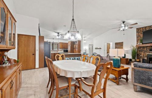 Enchanted Woods Hideaway - Foto 18