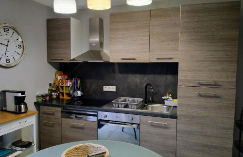 Maison avec jardin, calme et ensoleillée à 2 minutes du centre-ville - Photo 13