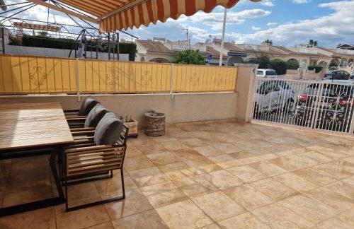 Tranquil Bungalow Retreat - Photo 10