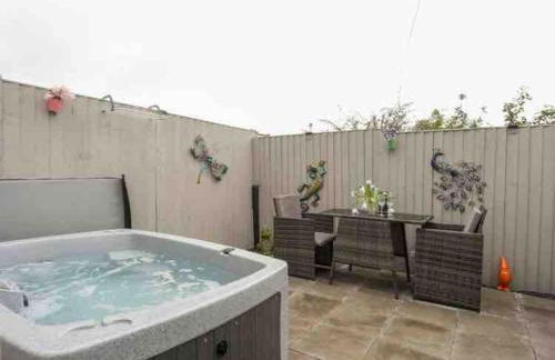 Beeches Bach, 1 bedroom cottage with hot tub - Foto 18