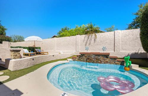 Chic Desert Retreat - Lush Spa Pool - Mini Golf - Foto 48