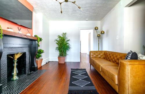 Jungle House Luxury Homes - Columbus Downtown Short North - Walk to Convention Center & Nationwide Arena - Sleeps up to 8 - Free Parking - Over 5,800 Five Stars - Foto 16