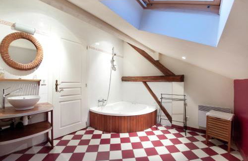 Holiday Home in Auvergne With Roofed Garden and Terrace - Foto 22