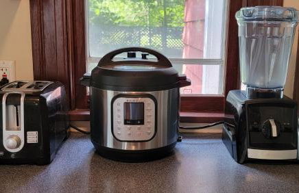 1920s Phoenicia Bungalow with Vintage Furnishings, Sauna, Fireplace, & Fenced Backyard - Foto 13