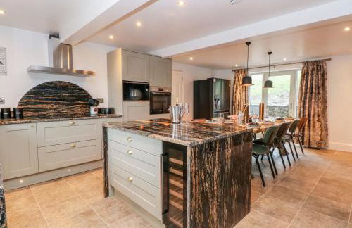 HollyDale - Photo 13