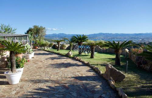 Villa con Splendido Giardino e Vista Mare a Osseddu - Olbia - Photo 30