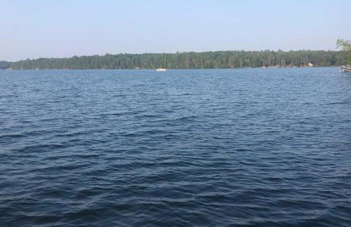 Four-Season Lake Cabin with Canoe and Paddle Boat! - Foto 30