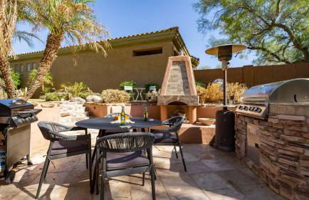 Scottsdale Desert Oasis w Pool Putting Green Outdoor Lounge Sandflower by AvantStay - Foto 73