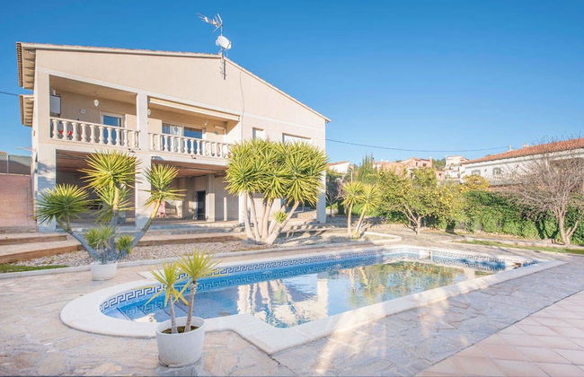 Casa Lliri - Photo 1