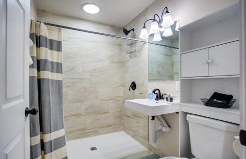 Free parking with In unit washer and dryer AC - Pets Ok - Foto 2