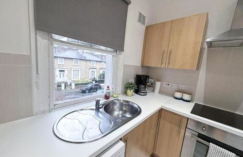 Stylish 2-Bedroom Apartment in Maida Vale near Little Venice & Paddington by NourNest Apartments - Foto 19