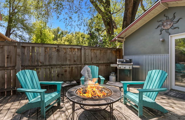 Industrial Old Town Bungalow W/ Free Cruiser Bikes - Photo 18