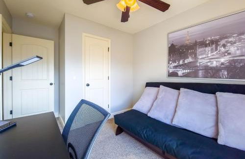 Home Away from Home Close to KCI Airport, Weston - Foto 19