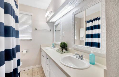 Huge 8BR wHTD Pool Ensuites Games Near Beach - Foto 39