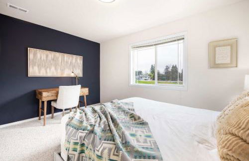 Stylish 3BR Home EV Outlet Near Light Rail - Foto 30