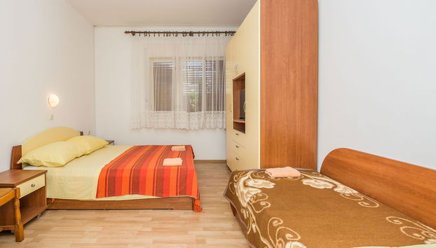 Apartment Basic 2 - Foto 2, Habitación