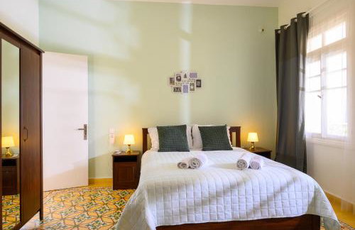 Mansion House - Photo 2