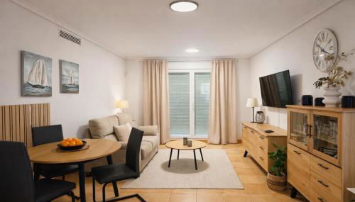 Schöne Unterkunft mit Pool und Terrasse. - Foto 2