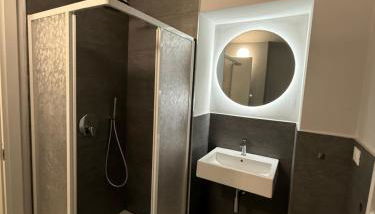 TROPICAL RHAPSODY - Jacuzzi & King Size a Torino Centro - Foto 2