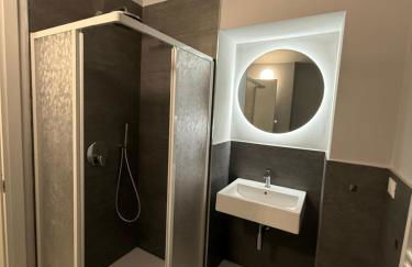 TROPICAL RHAPSODY - Jacuzzi & King Size a Torino Centro - Foto 2