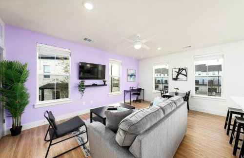 Luxurious 1BR Gem Steps from the Action - Photo 5