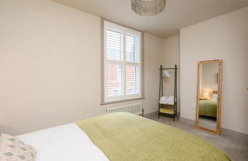 Stylish 3BR Townhouse Sleeps 6 Near City Centre - Foto 14