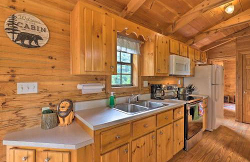 Quaint Log Cabin with Views Near West Jefferson - Foto 10