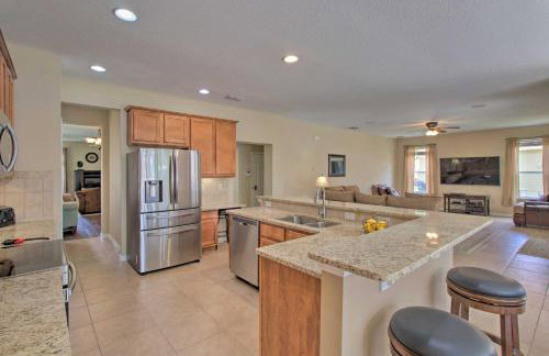 Outdoor Oasis with Pool Davenport Resort Escape! - Foto 8