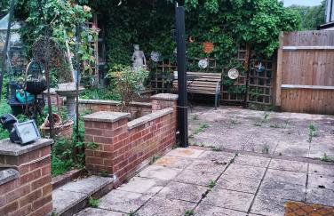 4 bedroom Home Family or Work Stay London - Photo 27