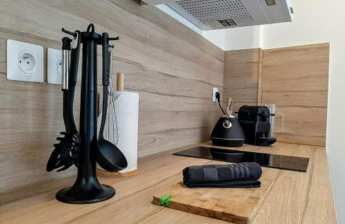 Appartement tout équipé - face à la gare - Wifi rapide - Idéal pro & courts séjours - Foto 12