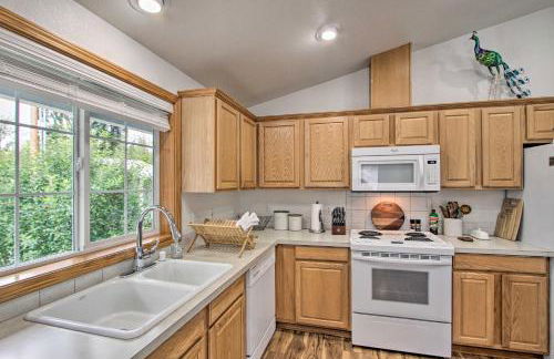 The Peacock House - Waterfront Home with Hot Tub! - Foto 26