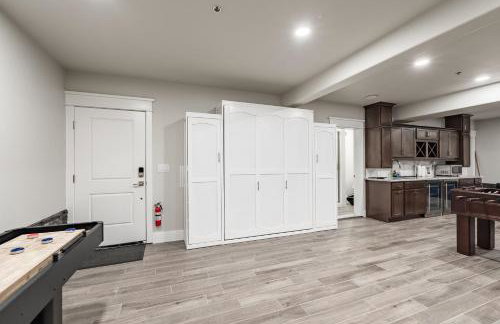 The White House Coveted Triplex Near Lake - Foto 61