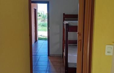 Apto suíte Triplo com Ar e Frigobar - Foto 8