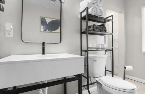 Chic Vinewood Home King Plus 2 Queens - Foto 5