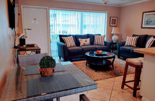 Sunrise Ocean Suites - Photo 29