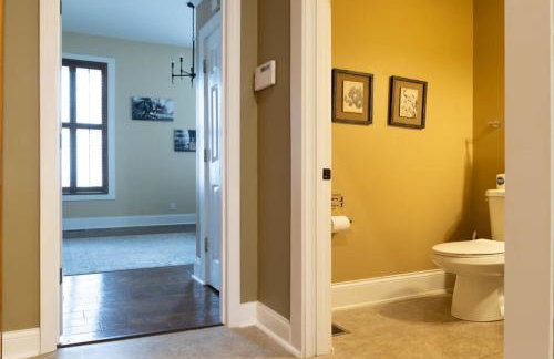 The Lady Emma Lafayette Park with Bowling ABODEbucks - Foto 19